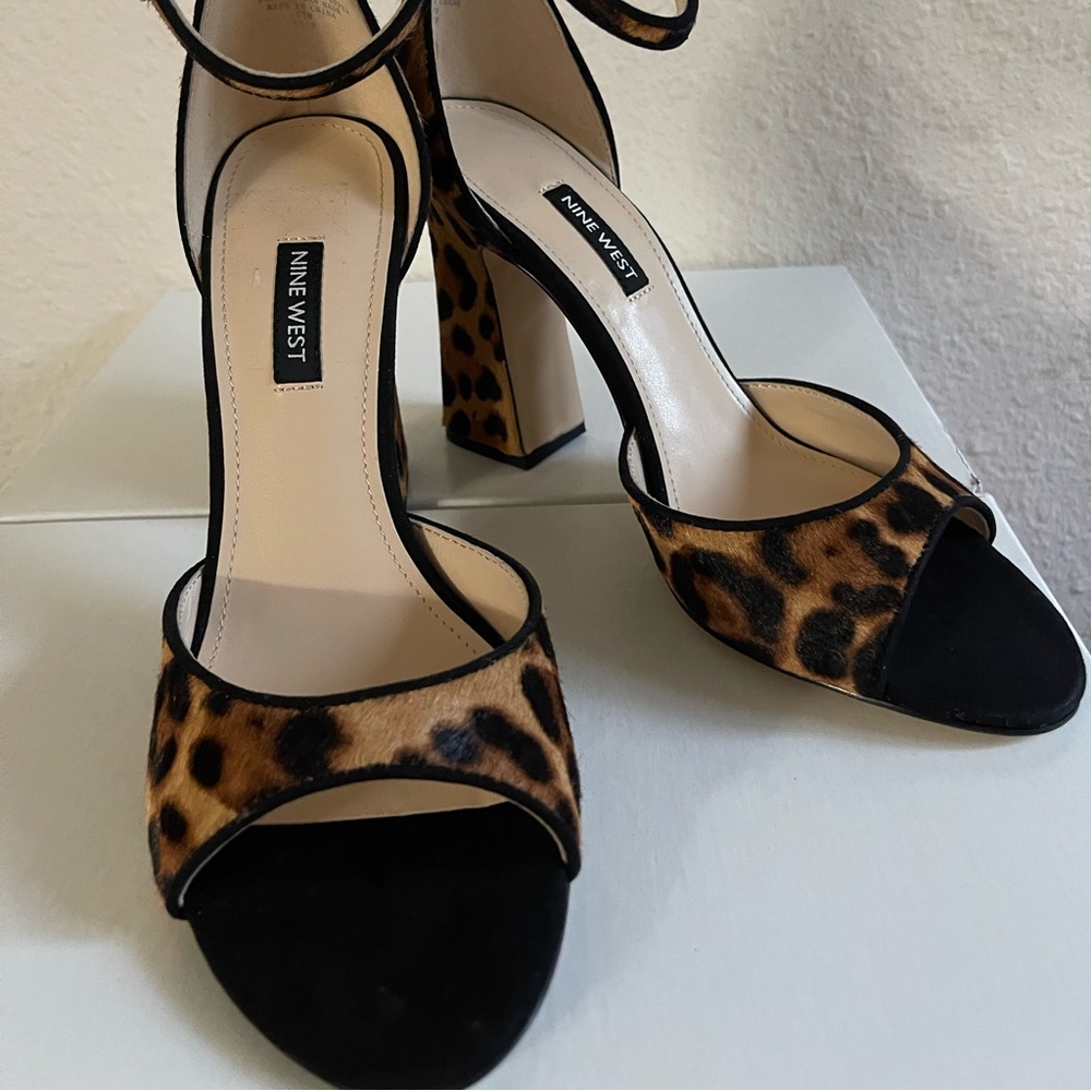Animal pattern heels shoes, size 9